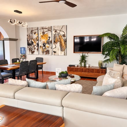 Sala de estar de concepto abierto de Casa del Cielo